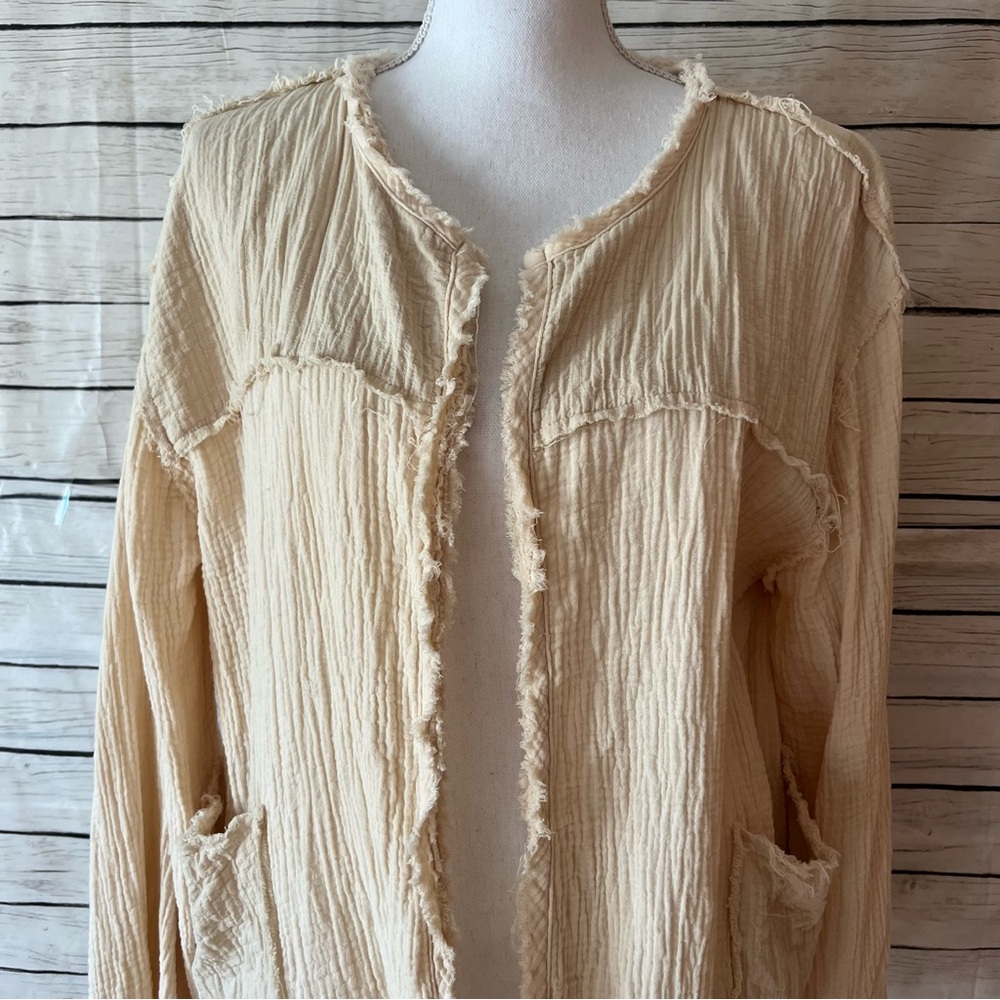 POL Gauze Style Raw Hem Open Face Shacket Size Medium - Picture 13 of 13